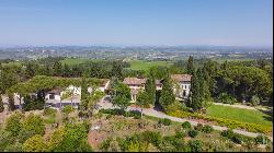 Il Barone Mansion with Chianti DOCG vineyards, Pisa - Tuscany