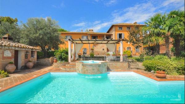Villa De’ Cavalieri with pool, Perugia - Umbria