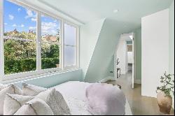 Newly refurbished two bedroom house in the heart of Kensington