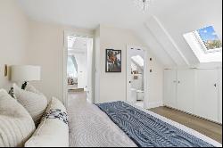 Newly refurbished two bedroom house in the heart of Kensington