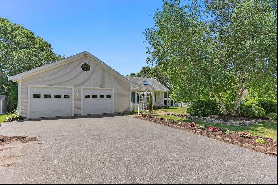 52 Captains Lane, Falmouth, MA, 02536, USA