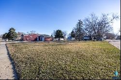 704 N 3rd St, Beresford SD 57004