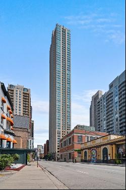 33 W ONTARIO Street #42EN, Chicago IL 60654