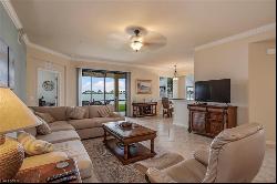 10626 Smokehouse Bay Dr Unit 102, Naples FL 34120