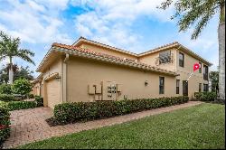 10626 Smokehouse Bay Dr Unit 102, Naples FL 34120