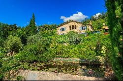 Historical country house with breathtaking view on the Lake of Corbara