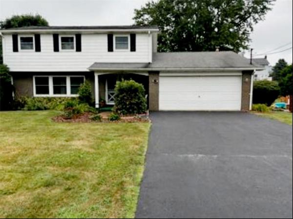 23 Peters Rd, Hempfield Twp - Wml PA 15601