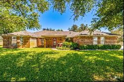 312 Valleyview Dr, Mertzon TX 76941