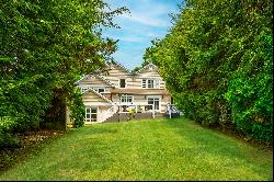 31 Summit Road, Port Washington, NY 11050