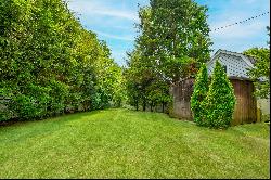 31 Summit Road, Port Washington, NY 11050