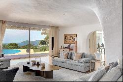 Architect's Villa in Cannes Californie - Panoramic Views and Immense Potential