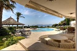 Architect's Villa in Cannes Californie - Panoramic Views and Immense Potential