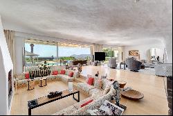 Architect's Villa in Cannes Californie - Panoramic Views and Immense Potential