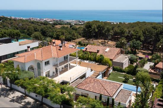 Spectacular Villa in exclusive urbanization in Teia - Costa BCN