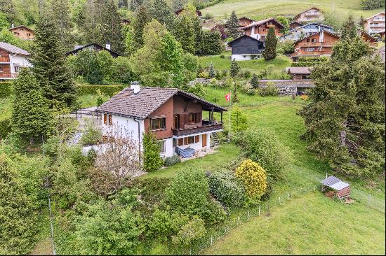 Chalet to renovate with building plot of 1'201 m2