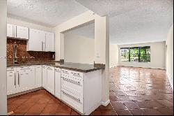 2305 S Cypress Bend Dr Unit 104D, Pompano Beach FL 33069