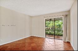 2305 S Cypress Bend Dr Unit 104D, Pompano Beach FL 33069