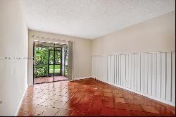 2305 S Cypress Bend Dr Unit 104D, Pompano Beach FL 33069