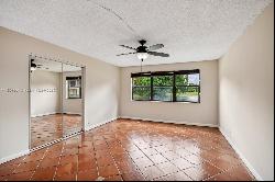 2305 S Cypress Bend Dr Unit 104D, Pompano Beach FL 33069