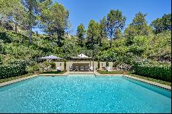 Exceptional property for sale in the heart of the Alpilles