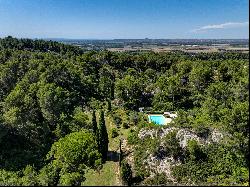 Exceptional property for sale in the heart of the Alpilles