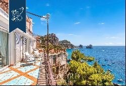 Prestigious apartment with panoramic terraces for sale in Capri