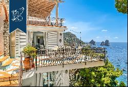 Prestigious apartment with panoramic terraces for sale in Capri