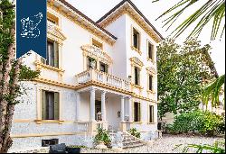 Charming villa with a private garden for sale a step away from Treviso's walls