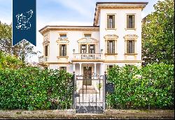 Charming villa with a private garden for sale a step away from Treviso's walls