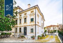 Charming villa with a private garden for sale a step away from Treviso's walls