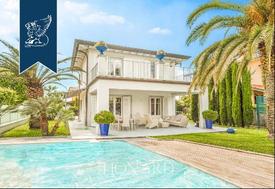 Luxury and comfort in a prestigious estate in Vittoria Apuana, Forte dei Marmi