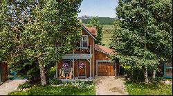 Secluded 2 bedroom, 1 bath home in Mt Crested Butte's Pitchfork subdivision,.