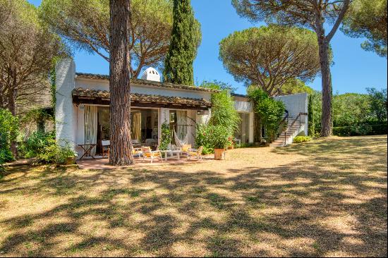 Fantastic property surrounded by the Santa Cristina de Aro Golf Course.