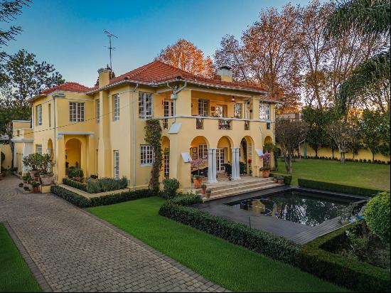 glamorous Home in Houghton Estate