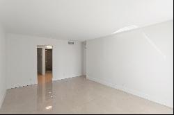 100 Bayview Dr, #1115, Sunny Isles Beach, FL