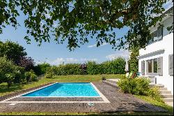 Spacious detached villa with pool in Terre-Sainte!