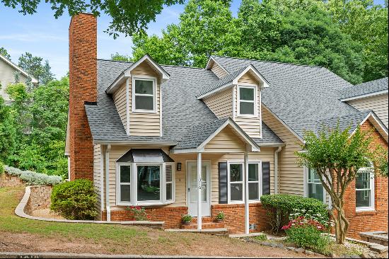 Fully Renovated End Unit Condo Near the Heart of Downtown Roswell