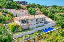 House with lovely sea and mountain views