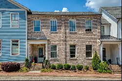 Luxurious Townhome in Downtown Roswell