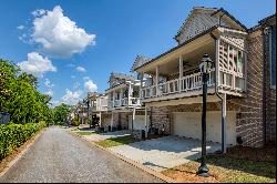 Luxurious Townhome in Downtown Roswell