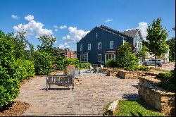 Luxurious Townhome in Downtown Roswell