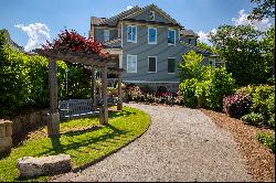 Luxurious Townhome in Downtown Roswell