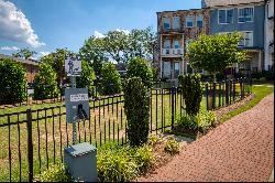 Luxurious Townhome in Downtown Roswell