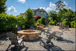 Luxurious Townhome in Downtown Roswell