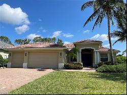 479 Saddlebrook LN, Naples FL 34110