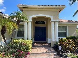 479 Saddlebrook LN, Naples FL 34110