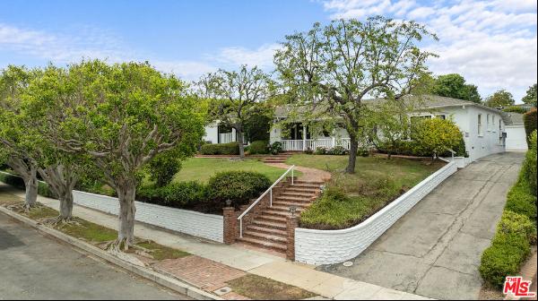 14959 La Cumbre Drive, Pacific Palisades CA 90272