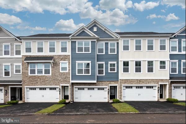 7 Copper Ct, Royersford PA 19468