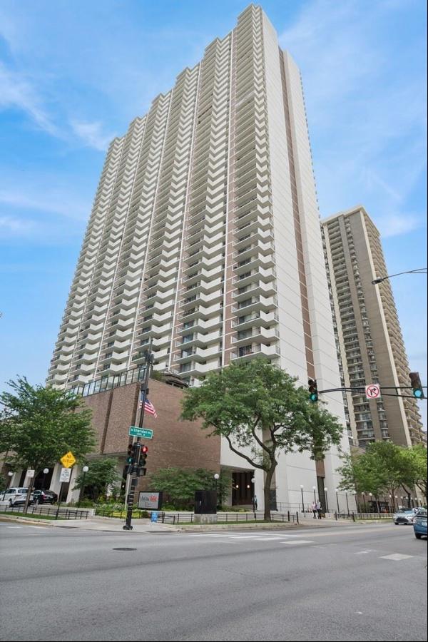 6033 N Sheridan Road #29B, Chicago IL 60660