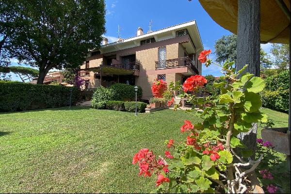 Town Villa for sale in Roma (Italy)